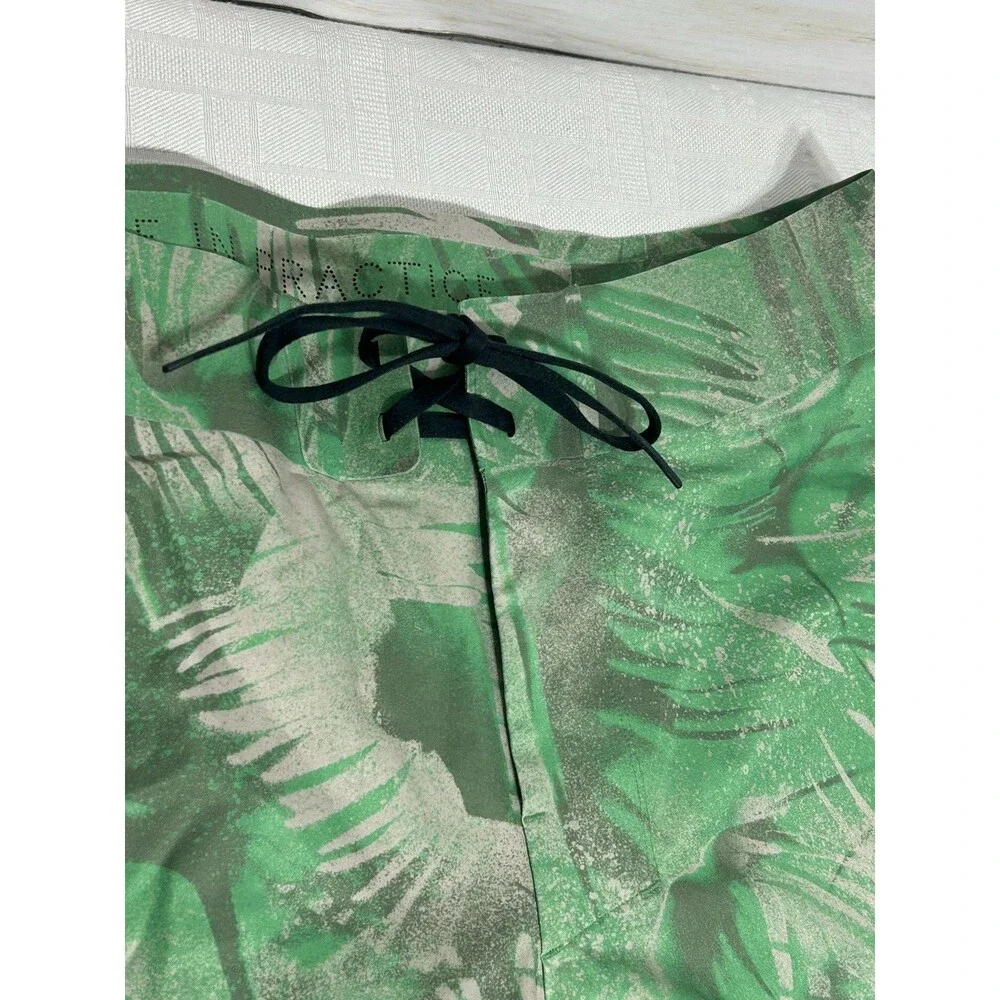 Lululemon Current State Board Short Green Floral Linerless 9.5” Inseam Men’s 33
